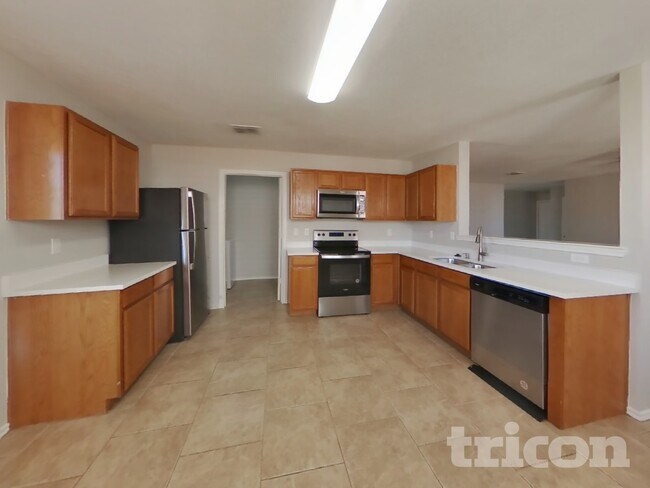 Foto del edificio - 6216 Thoroughbred Trail