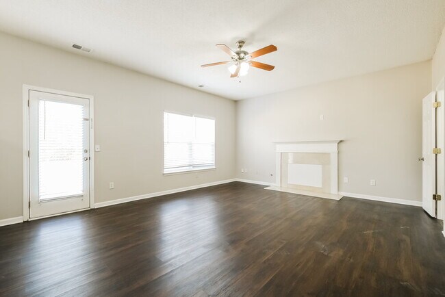 Building Photo - 4352 Arabian Way SW