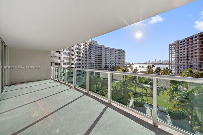 Foto del edificio - 1500 Bay Rd