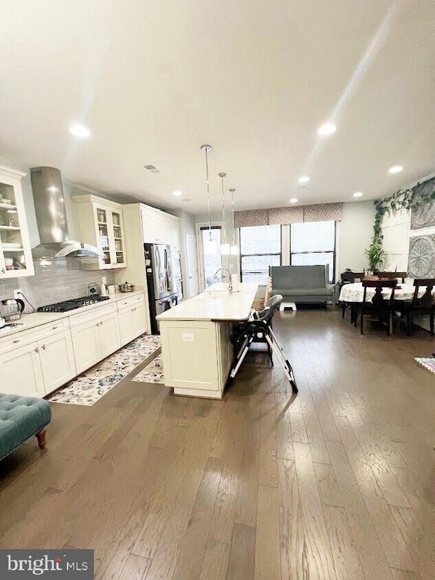 Foto principal - 23387 Epperson Square