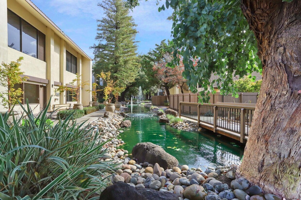 Foto del edificio - 3701 Colonial Dr