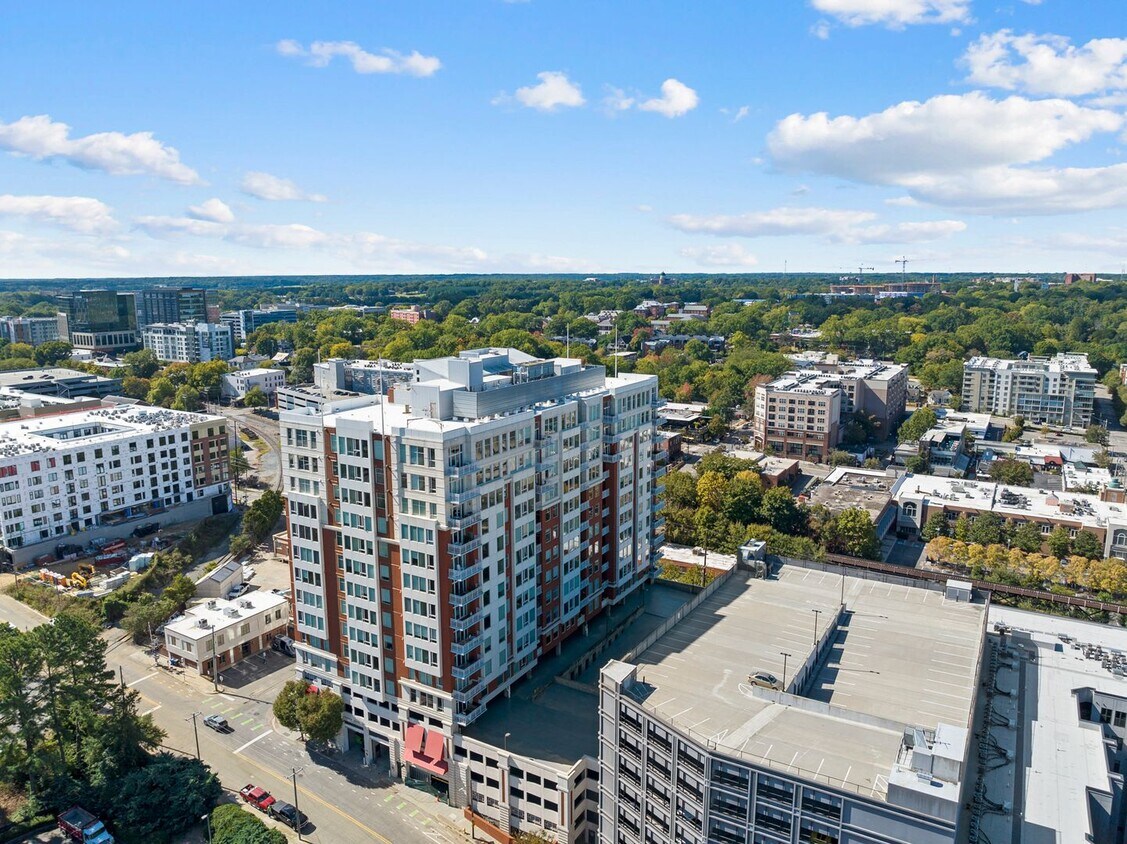 Primary Photo - 400 W North St