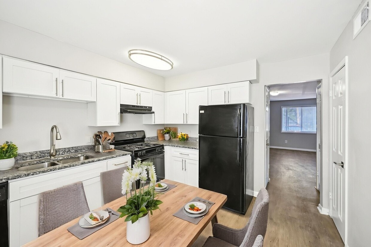 Primary Photo - Amber Grove Apartments