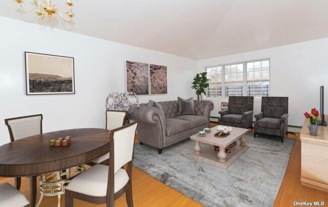 Foto del edificio - 82-98-98 Country Pointe Cir