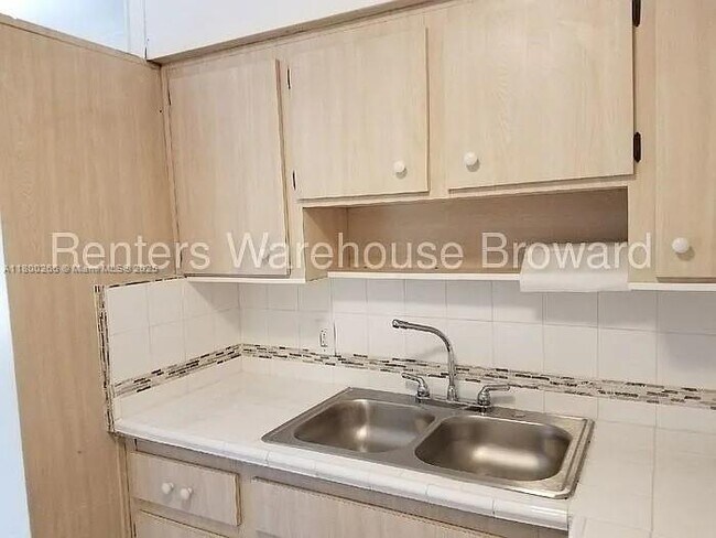 Foto del edificio - 46 NW 14th Ct