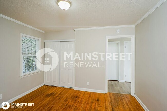 Foto del edificio - 4200 Berkshire Ave, Louisville, KY 40220