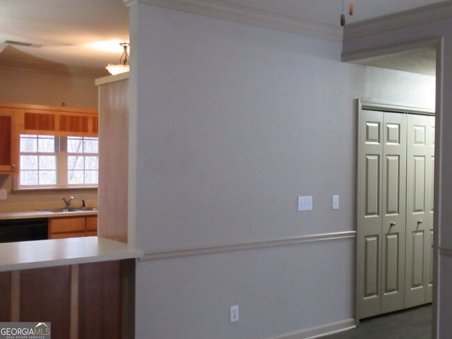 Building Photo - 63 Live Oak Rd