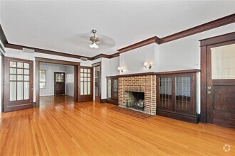 Building Photo - 806 Winbern St
