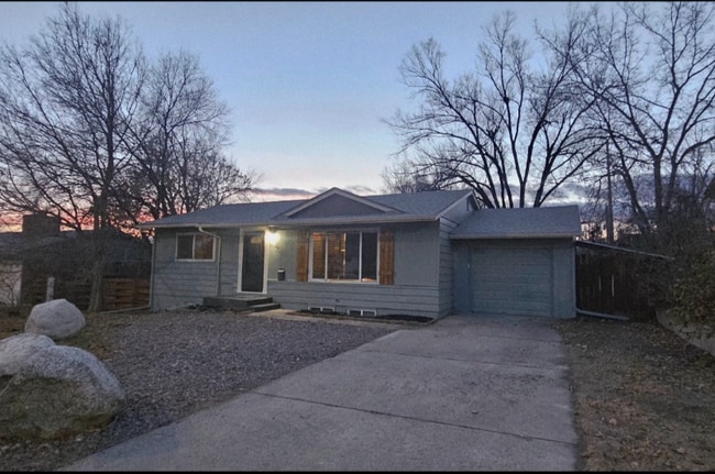 Photo - 2226 N Circle Dr House