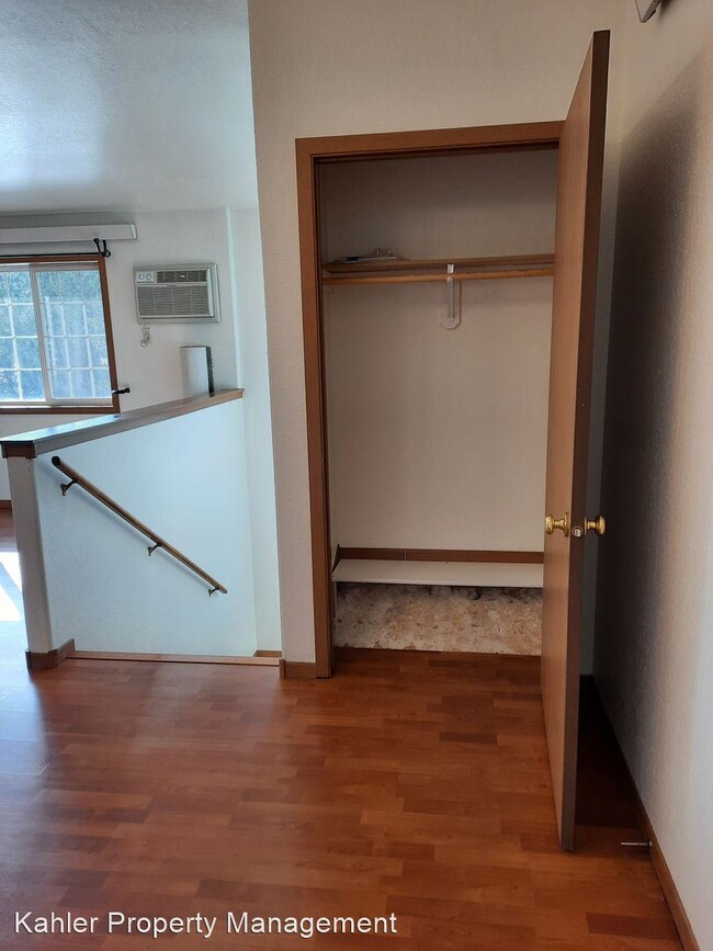 Building Photo - 2 br, 2 bath House - 3850 Park Dr. #5