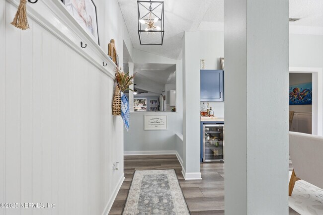 Foto del edificio - 2143 Lady Di Ln