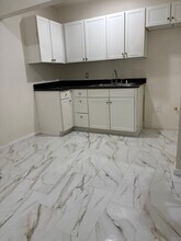 Building Photo - 1121 W Base Line St