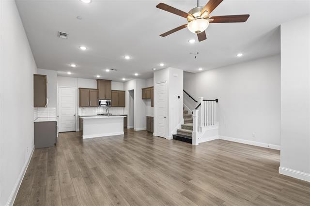 Building Photo - 4929 Barcelona Ave