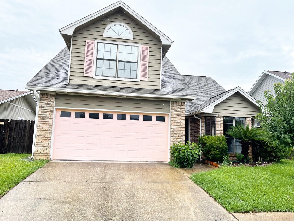 206 Woodland Park Cir, Mary Esther, FL 32569 House Rental in Mary