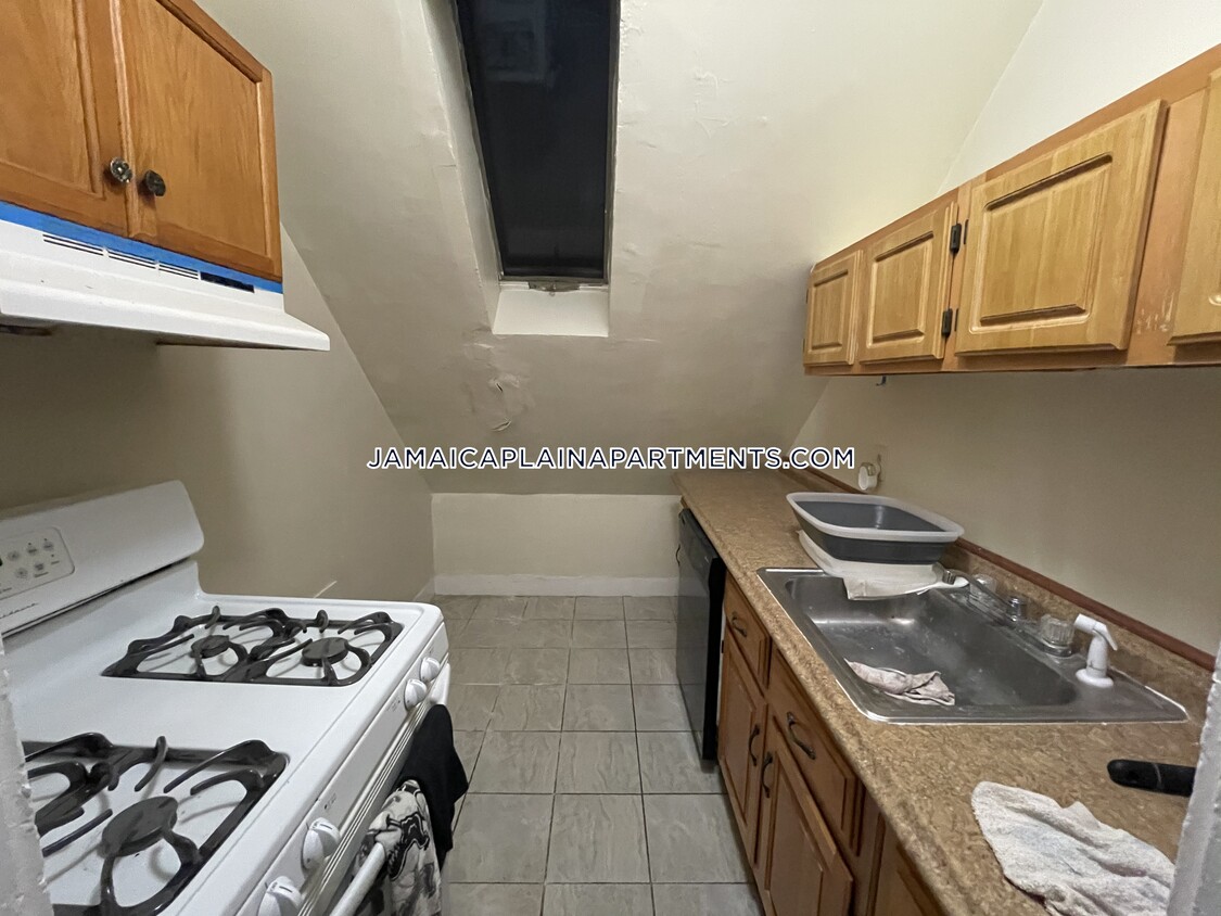 Primary Photo - 34 Mozart St