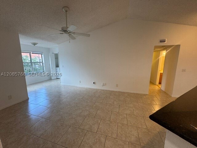 Foto del edificio - 3350 Pinewalk Dr N
