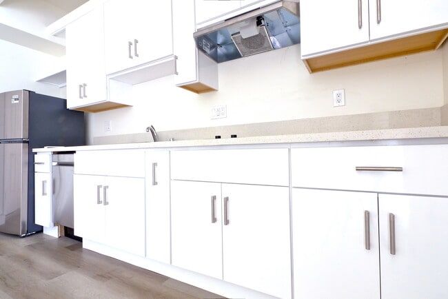 Building Photo - 1418 12th St