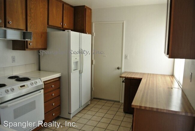 Building Photo - 2 br, 2.5 bath House - 6711 Clover Court