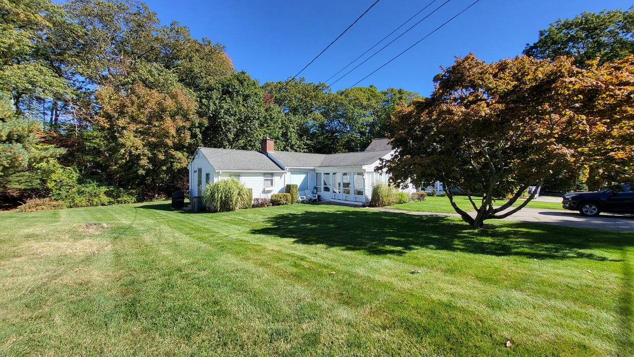 Foto principal - 92 Bourne Ave