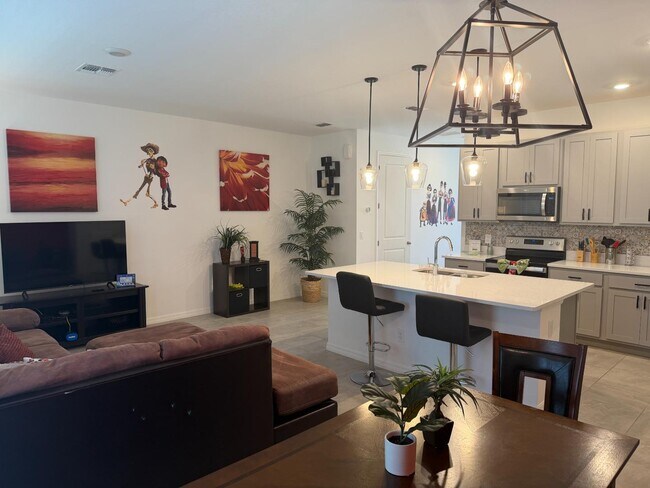 Foto del edificio - 1553 Discovery St