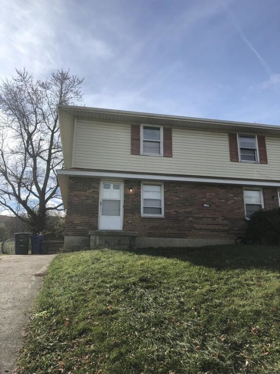 Building Photo - 1190 Merewood Dr
