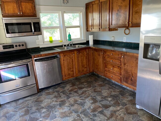 Building Photo - 130 Bruner Rd