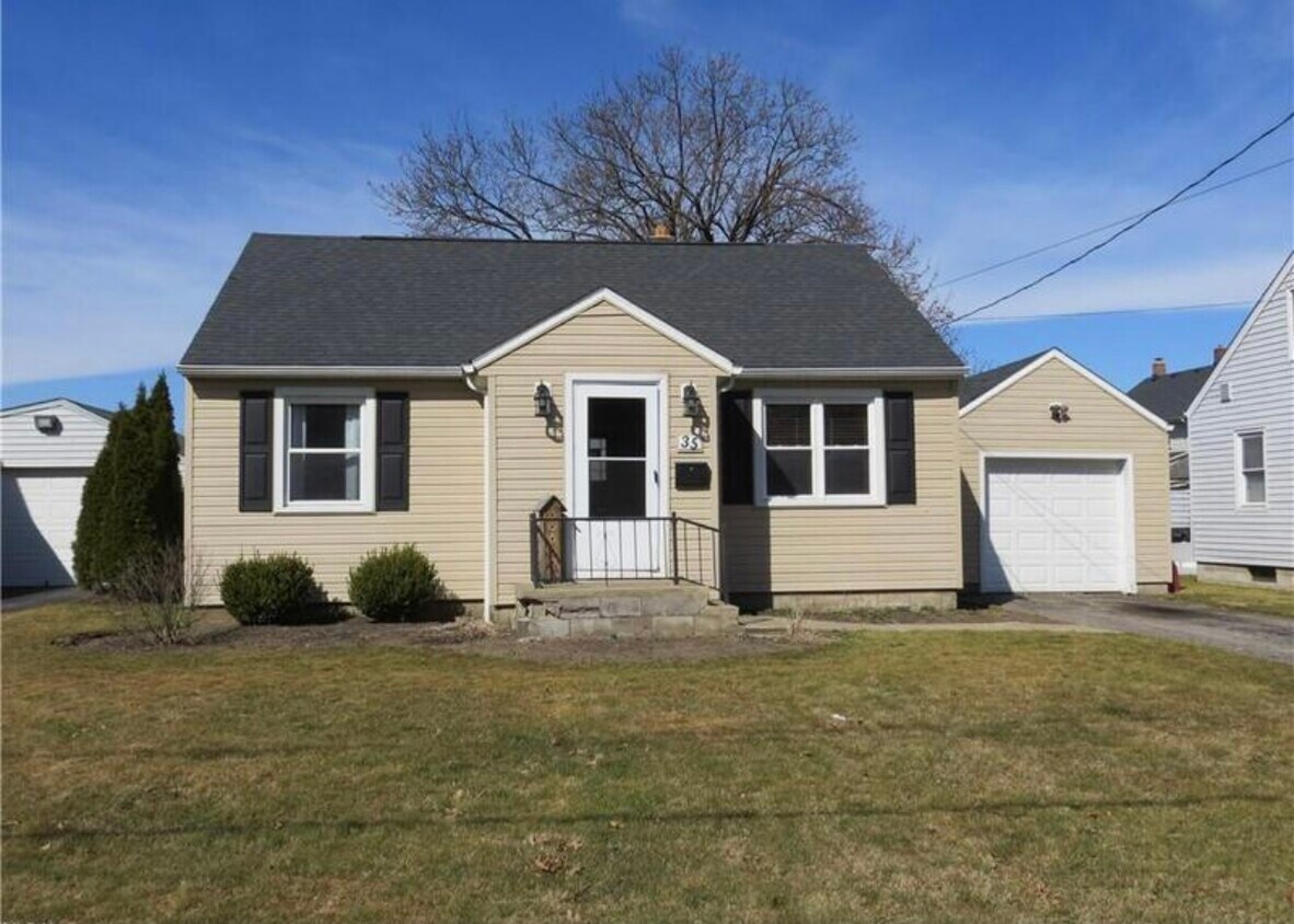 Charming Cap Cod - 35 Grimm Heights Ave