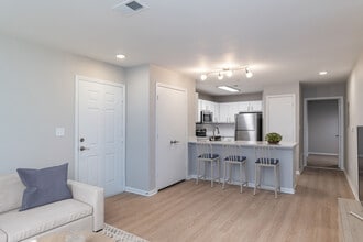 Building Photo - Attain on 5th