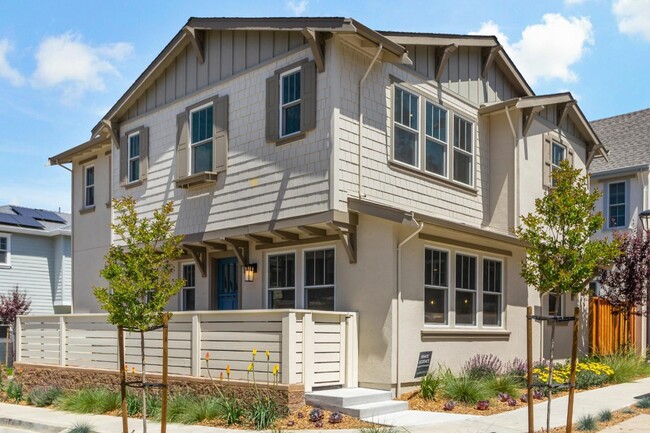 Building Photo - 18825 Montalvo Oaks Cir