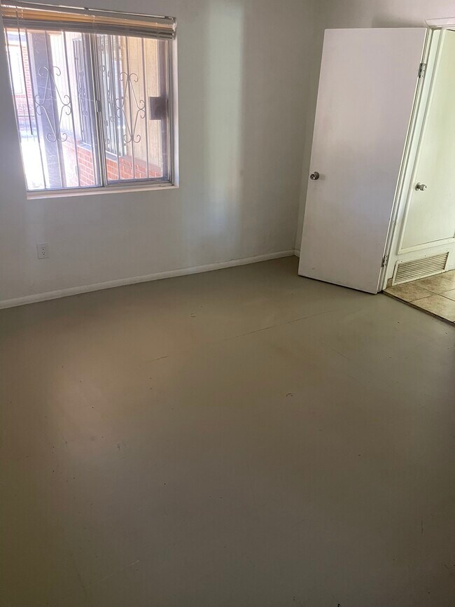 Foto del edificio - 3027 N Geronimo Ave