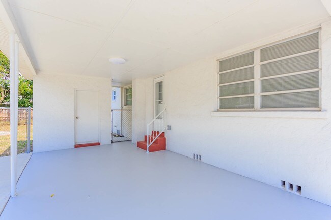 Building Photo - 3417 W Palmetto St
