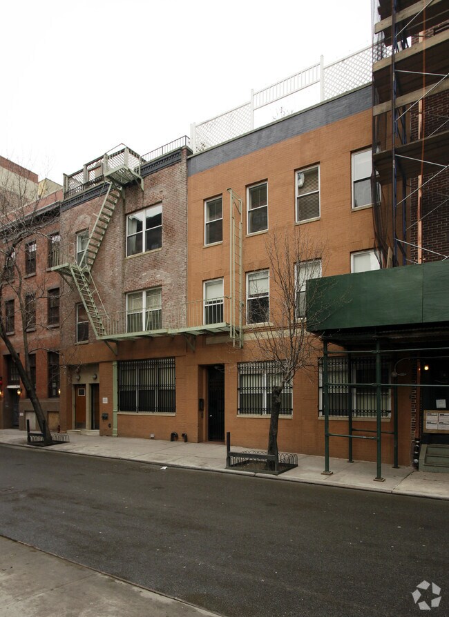 Primary Photo - 17 Cornelia St