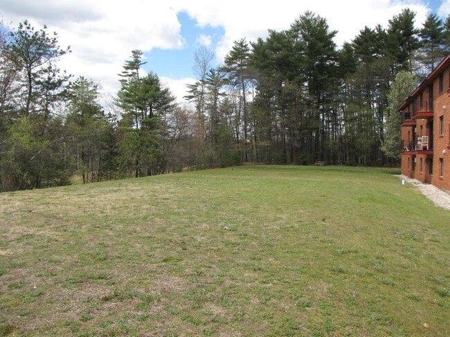 Building Photo - 1225 Bodwell Rd