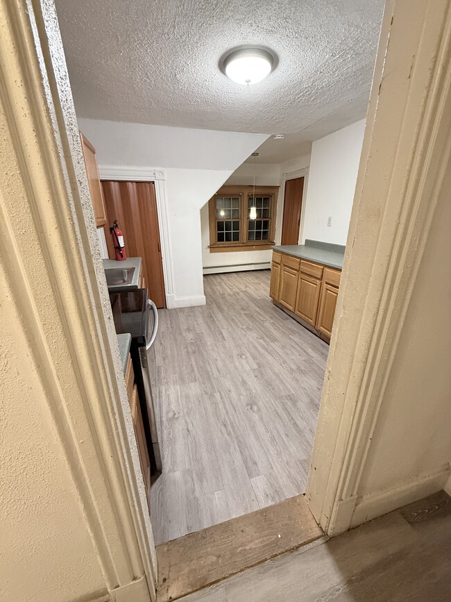 Building Photo - 20 Lorraine St