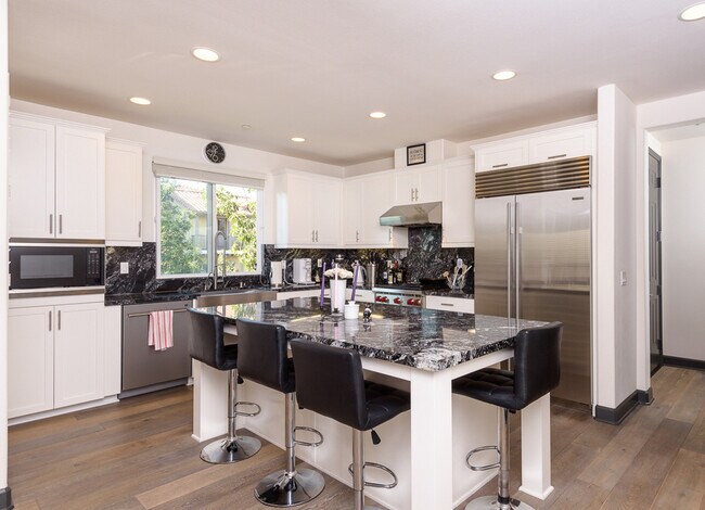 refrigerador Subzero - 12887 W Runway Rd