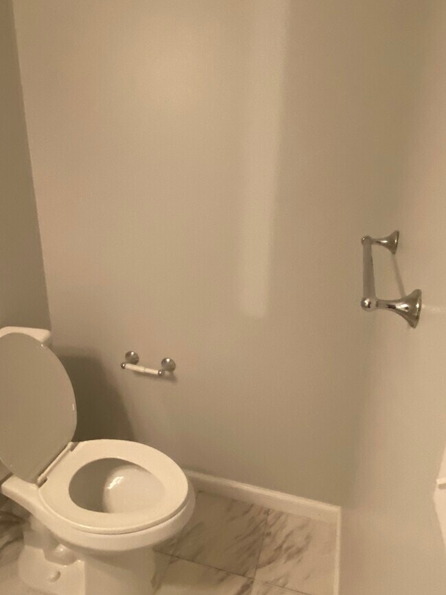 0,5 baños - 219 W Elm St