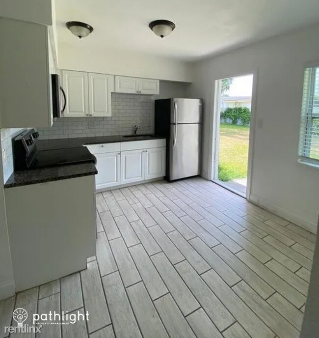 Foto del edificio - 3 br, 1 bath House - 2924 Elm Street UNIT