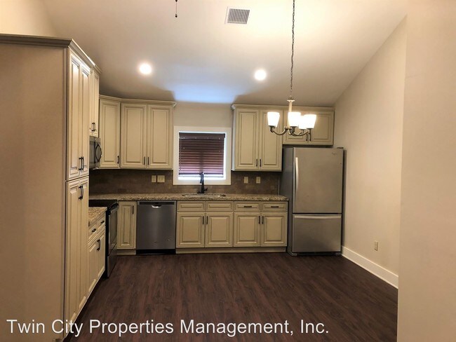 Foto del edificio - 2402 Broadmoor Dr