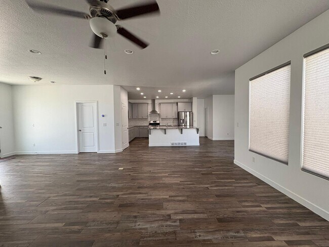 Building Photo - 6354 Upland View Dr