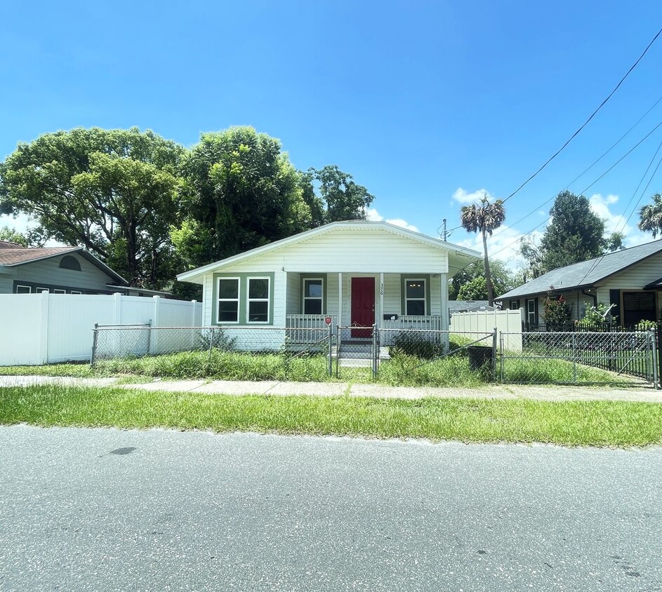 Primary Photo - Newly Remodeled Southern Cottage