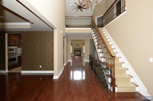 Foto del edificio - 55 Windsor Ln