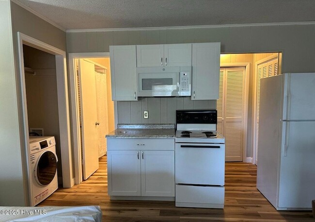 Foto del edificio - 7 Foxfire Blvd