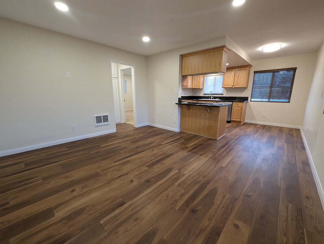 Living area - 126 S Helberta Ave