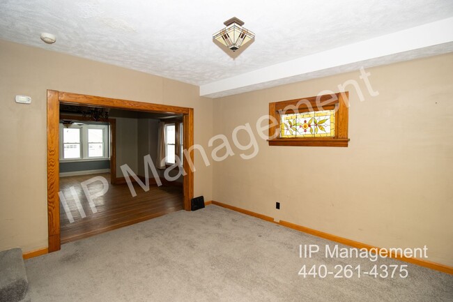 Building Photo - Charming 4 Bedroom House in Lakewood OH is...