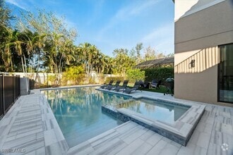Building Photo - 13884 Luna Dr