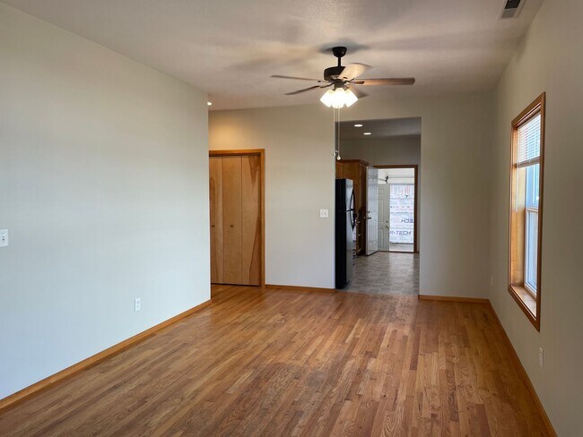 Foto del edificio - 830 Isherwood Dr