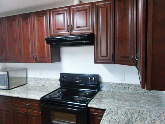 Kitchen - 6225 Cedarwood Ave