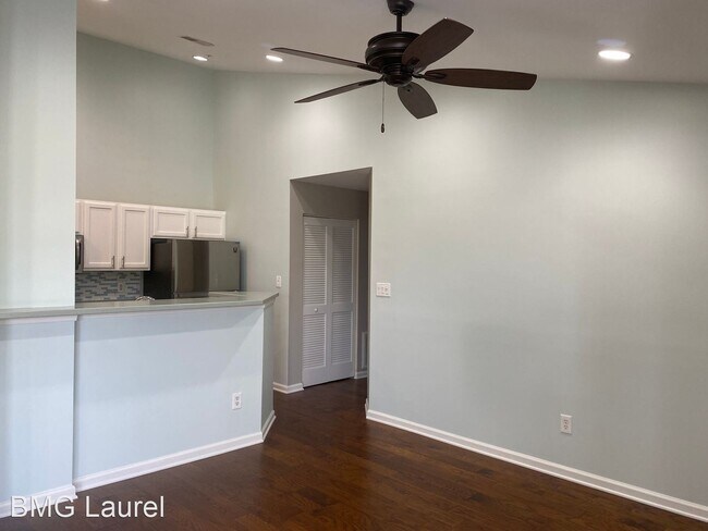 Building Photo - 701 Harvest Run Dr