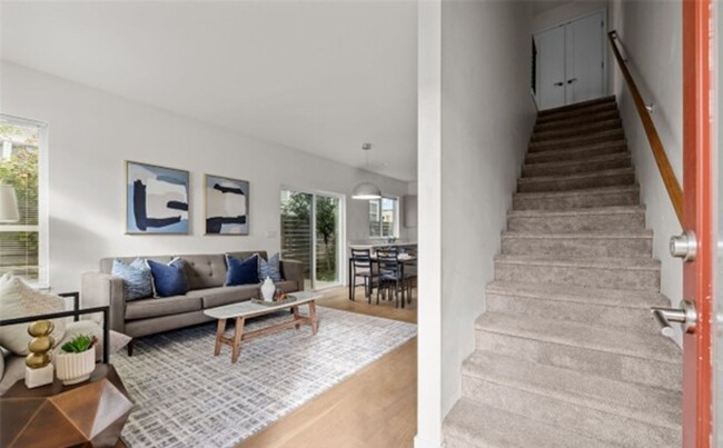 Foto del edificio - Modern and Sleek 3 Bed Townhome in Heart o...