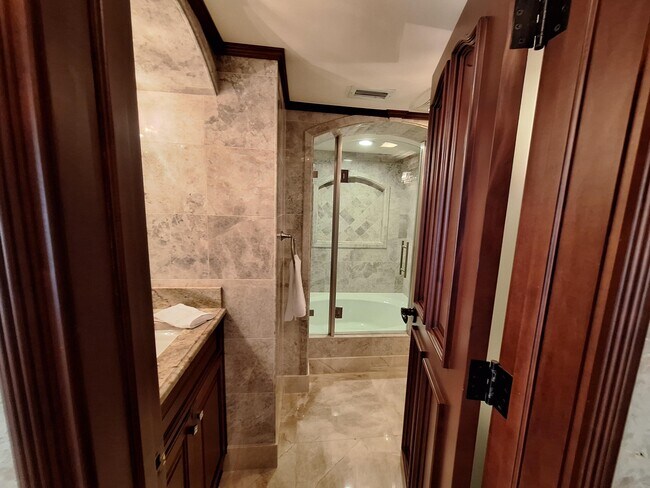 Foto del edificio - 3400 N Ocean Dr